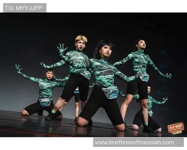 武汉街舞队荣登全国街舞战术排行榜第九名展现实力与风采 武汉街舞队荣登全国街舞战术排行榜第九名展现实力与风采