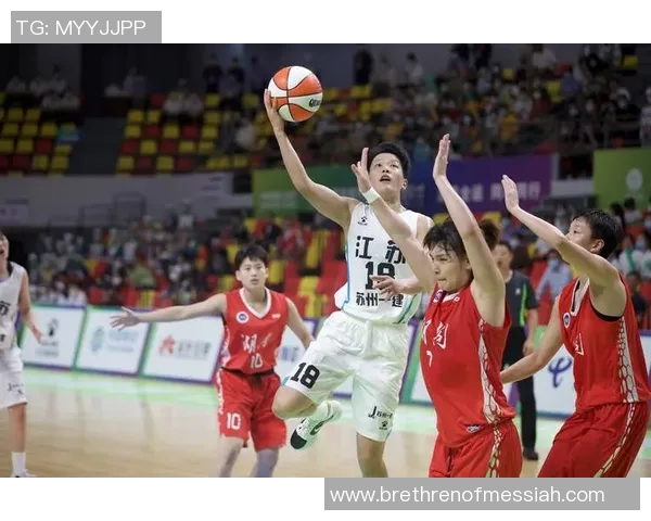 吴娜专访：从青涩少女到篮球女将的成长与奋斗之路