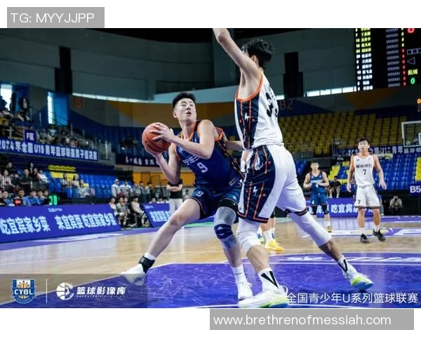 上海篮球队的意识提升与团队协作探讨聚焦篮球发展新方向 上海篮球队的意识提升与团队协作探讨聚焦篮球发展新方向