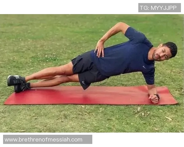 通过腹肌线条识别足球明星的趣味挑战与健身秘诀分享 通过腹肌线条识别足球明星的趣味挑战与健身秘诀分享